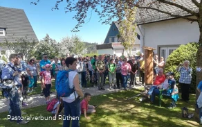evanglische Erlöserkirche im Bergdorf Kallenhardt