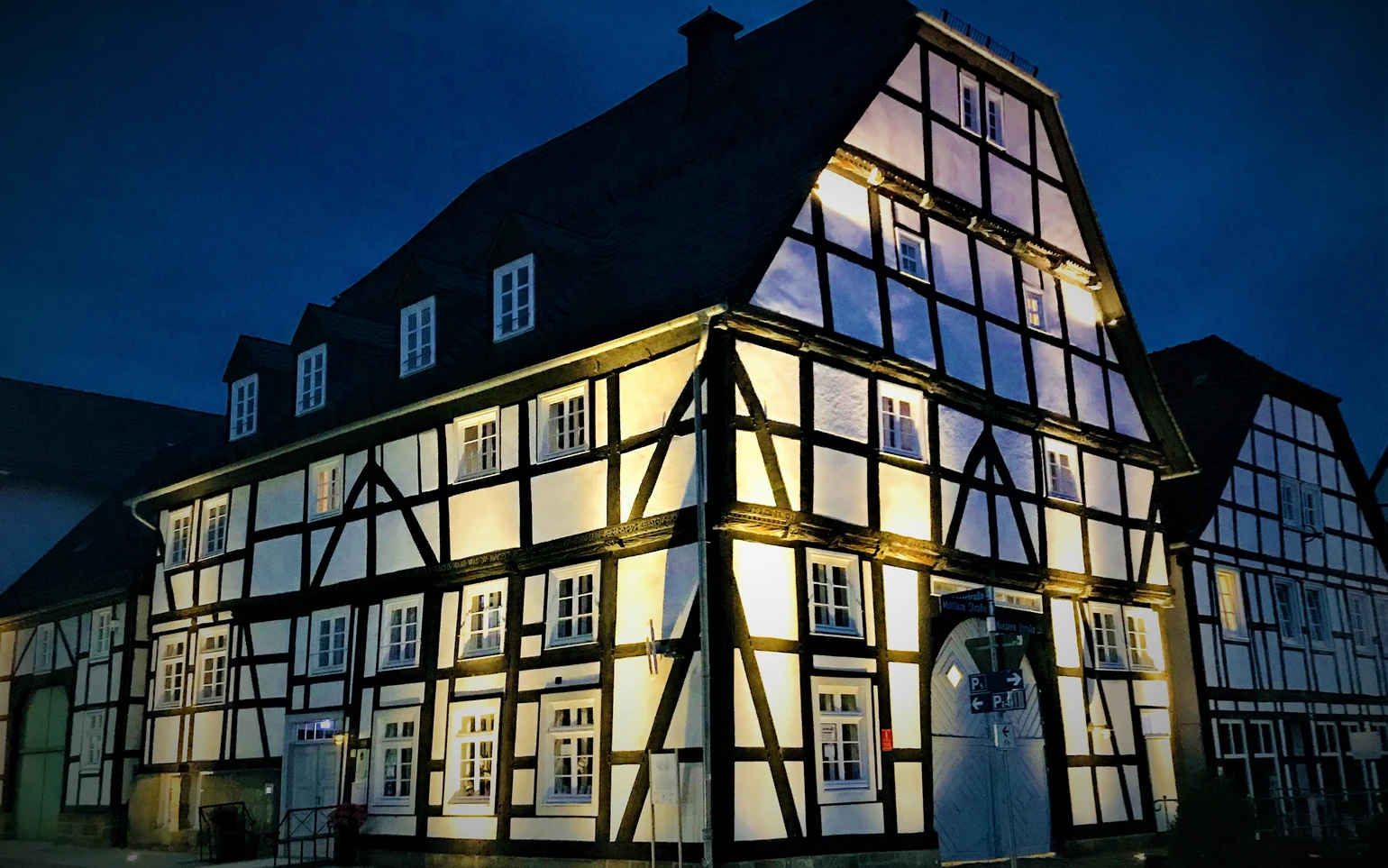 Haus Buuck-blaue Stunde Foto Copyright Monika Nolte.JPG